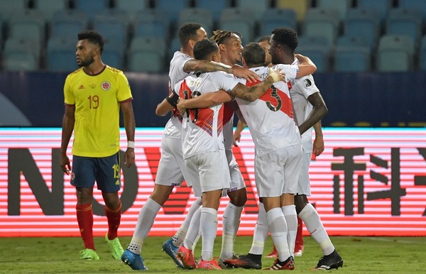 Perú se lava la cara y consigue un triunfazo ante Colombia