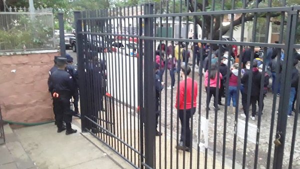 Crónica / VOTO VIOLENTO. Loperro oñotrenzá en varias localidades