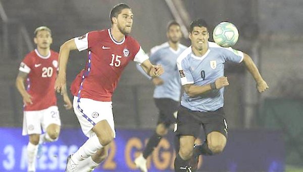 Crónica / Partidazo entre Uruguay y Chile en primer turno