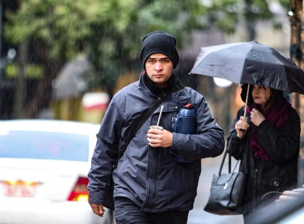 Llego el invierno con temperaturas frescas y precipitaciones