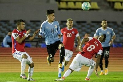 Uruguay vs. Chile, rivales íntimos en un juego que promete mucho