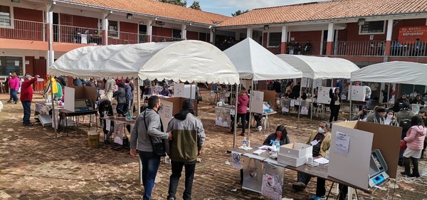 Destacan nivel de participación en las internas de la ANR - Megacadena — Últimas Noticias de Paraguay
