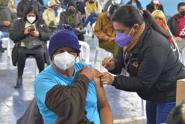 Se inició vacunación con dosis de Moderna en Guairá - Nacionales - ABC Color
