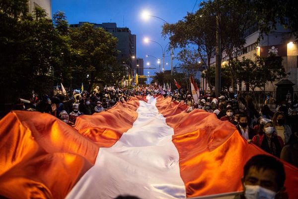 Un 65 % de peruanos cree que hay “indicios” de fraude electoral, dice sondeo - Mundo - ABC Color
