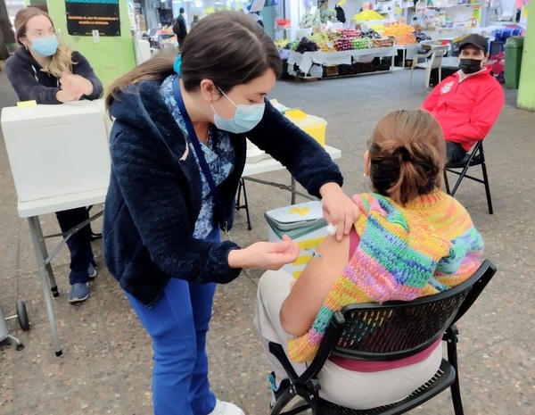 Salud planea instalar vacunatorios cerca de mercados populares