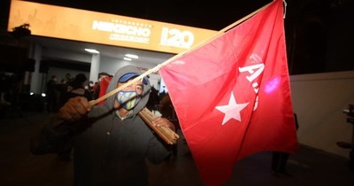 La Nación / Partido Colorado tuvo una participación del 44%