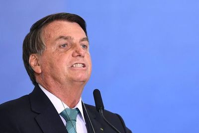 Bolsonaro se irrita con periodistas que le preguntan por los 500.000 muertos - Mundo - ABC Color