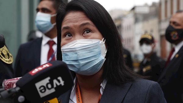 Fujimori seguirá libre, pero sin poder reunirse con sus colaboradores