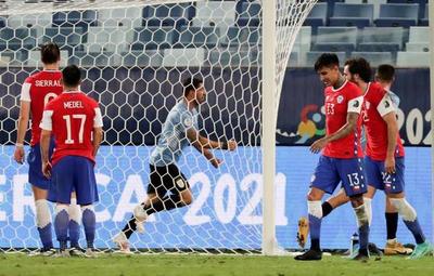 Uruguay logró su primer punto tras empatar 1-1 con Chile