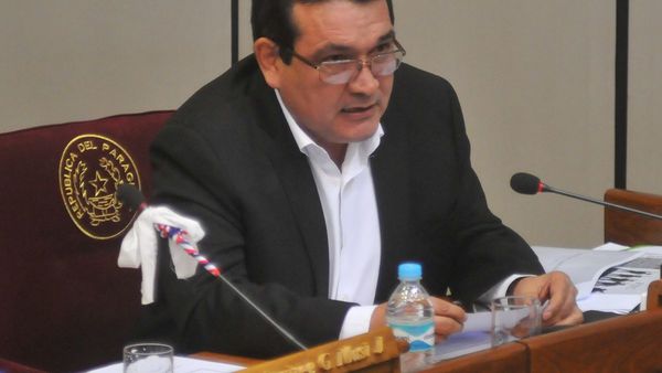 Senador recomienda convocar a expertas