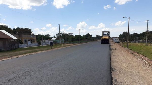 Asfaltado del tramo de la ruta PY05 - Calle 15 avanzó 67%