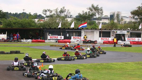 Ni el frío ni la lluvia detuvo al karting