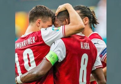 Crónica / Austria pasa por primera vez a los octavos de final