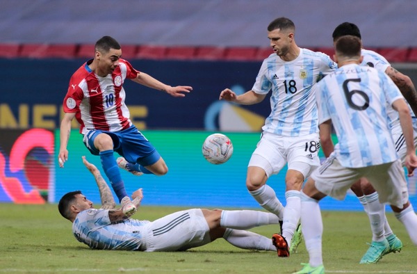 La Selección Paraguaya cae ante Argentina