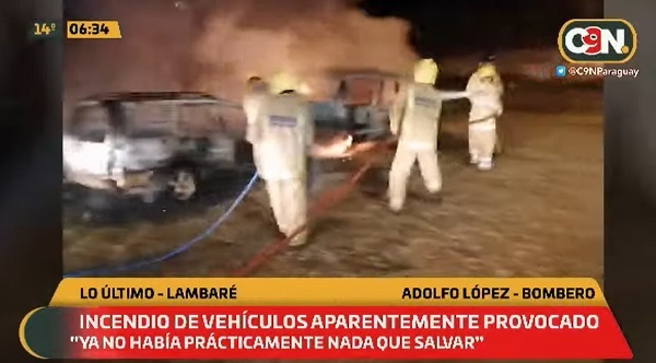 Automóviles arden en llamas en Lambaré