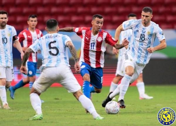 Paraguay cae 1-0 contra Argentina •