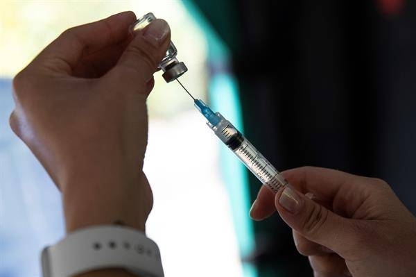 Diario HOY | Chile inicia vacunación contra la covid-19 en menores a partir de 12 años