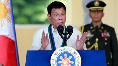Presidente de Filipinas: “Si no quieren vacunarse, los arrestaré y les inyectaré la vacuna en el trasero”