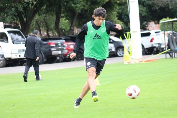 La crítica del 'Búfalo' Ovelar hacia Olimpia por los problemas contractuales