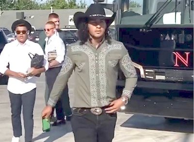 Crónica / ¡ALTA FACHA! ¿Cecilio ahora es Lupe Esparza o Juan Reyes?