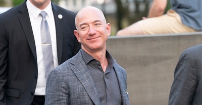Crean solicitud para que Jeff Bezos no regrese a la Tierra de su viaje a la luna: Van más de 79 mil firmas - C9N