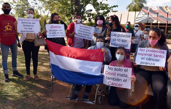 Pacientes oncológicos hacen lobby para que farmacéuticas entreguen medicamentos | El Independiente