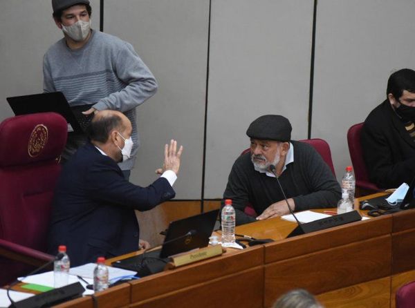 Óscar Salomón es reelecto como titular del Congreso Nacional