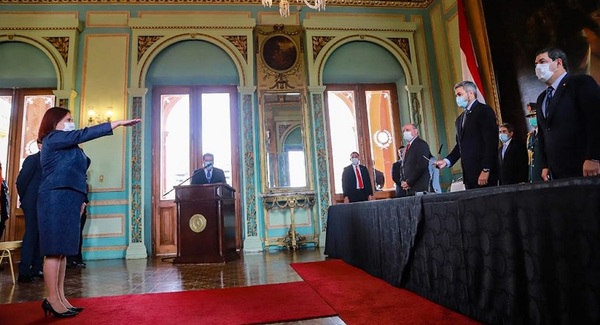 Gloria Amarilla juró hoy como embajadora en México