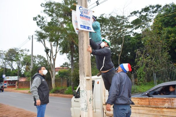 Villa Elisa: Retiran basura electoral de la vía pública » San Lorenzo PY