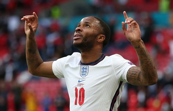 Inglaterra y Croacia clasifican como los mejores del Grupo D