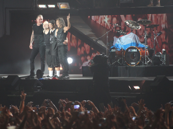 Crónica / Metallica rompió internet al invitar a J Balvin, Juanes, Mon Laferte, Miley Cyrus y otros para nuevo álbum