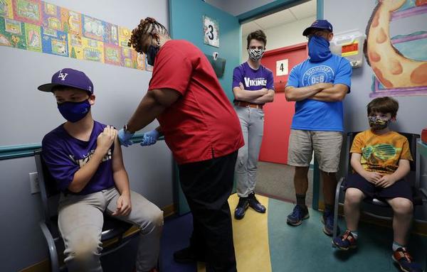 Chile empezó a inmunizar a menores entre 12 y 17 años