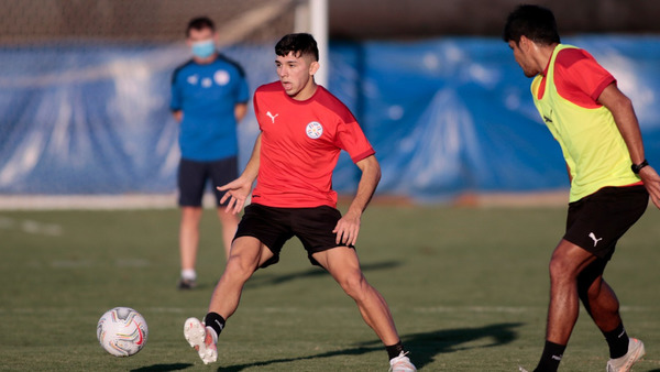 Paraguay se apresta para el partido ante Chile