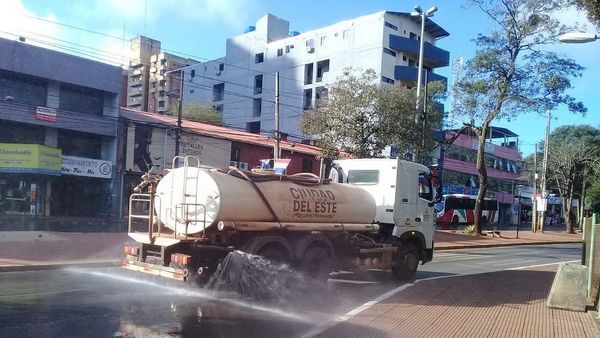 En CDE pandemia no da respiro  y se intensifica  la desinfección de calles