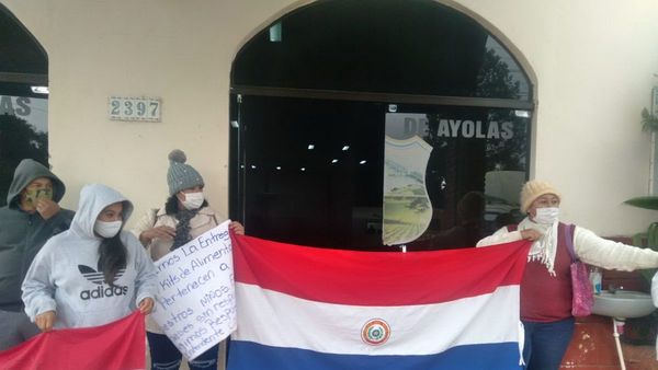 En Ayolas madres protestaron para pedir kits de víveres