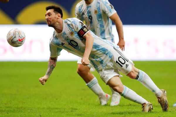 Messi celebra récord de 147 partidos con Argentina - Fútbol - ABC Color