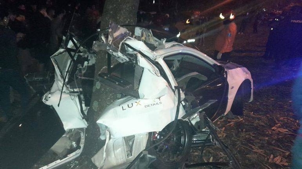 Diario HOY | Empresario muere sobre Autopista: auto quedó incrustado contra un árbol