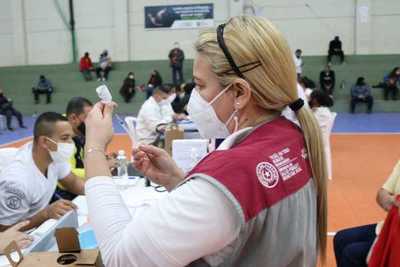Este jueves y viernes solo aplicarán la segunda dosis contra el Covid-19 - ADN Digital