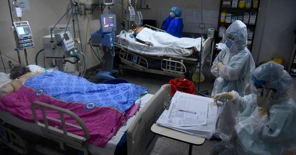 La Nación / COVID-19: curva epidemiológica y hospitalizaciones registran tendencia decreciente