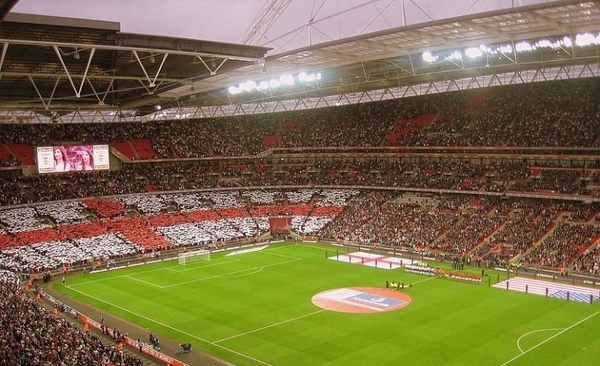 Diario HOY | UEFA agradece a gobierno británico acuerdo para aumentar público en Wembley