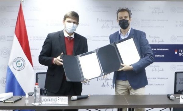 MEC oficializa alianza con Paraguay Educa para implementar tecnología educativa