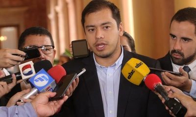 Senadora asegura que Prieto se desentendió de su equipo en reiteradas ocasiones