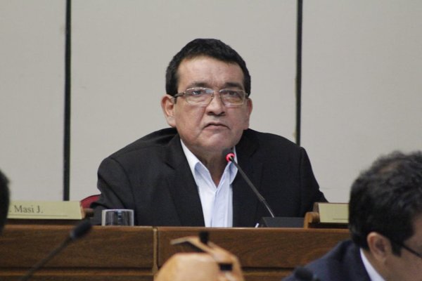 PDP votó a favor de Salomón ante falta de acuerdo en PLRA, explica senador Santa Cruz