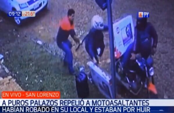 Comerciante reduce a “palazos” a sospechosos tras asalto