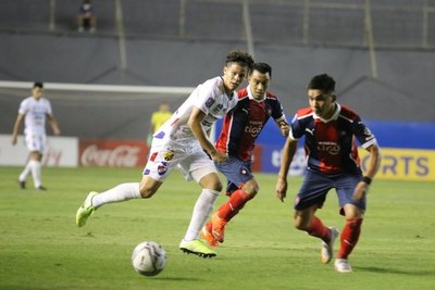 Cerro quiere a «Paragua» Espínola para el segundo semestre