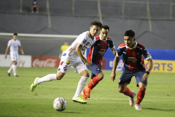 Cerro quiere a «Paragua» Espínola para el segundo semestre