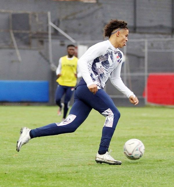 “Todavía no hay algo” sobre Carlos Espínola y Cerro Porteño - Nacional - ABC Color
