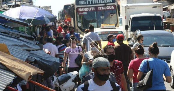 La Nación / Analizan instalar vacunatorios en mercados ante baja asistencia en shoppings