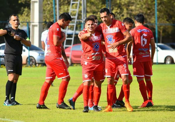 El puntero de la Intermedia goleó y aumentó la ventaja - Fútbol de Ascenso de Paraguay - ABC Color
