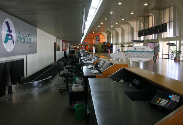 Los trabajadores de los aeropuertos bolivianos anuncian paro sin operaciones - MarketData